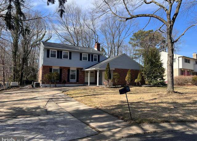 Property at 104 Maplewood Ln, Wilmington, DE 19810, 4 beds, 2.5 baths