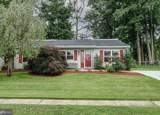 Property at 122 Medley Dr, Newark, DE 19713, 3 beds, 2 baths