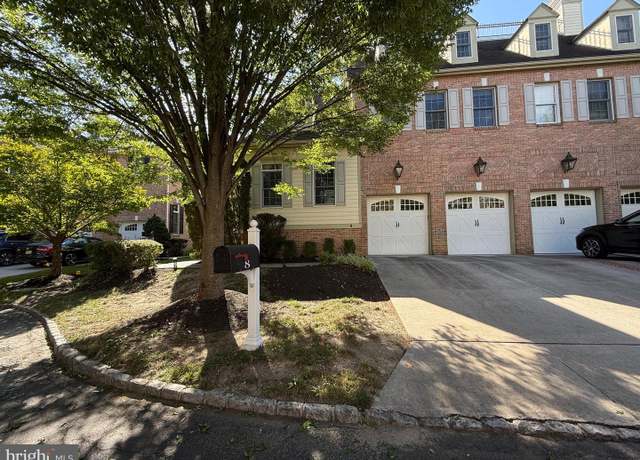 Property at 8 Collins Mill Ct, Moorestown, NJ 08057, 4 beds, 4 baths