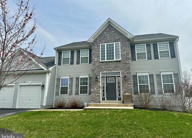 Property at 704 Belfair Dr, Leesport, PA 19533, 4 beds, 3.5 baths