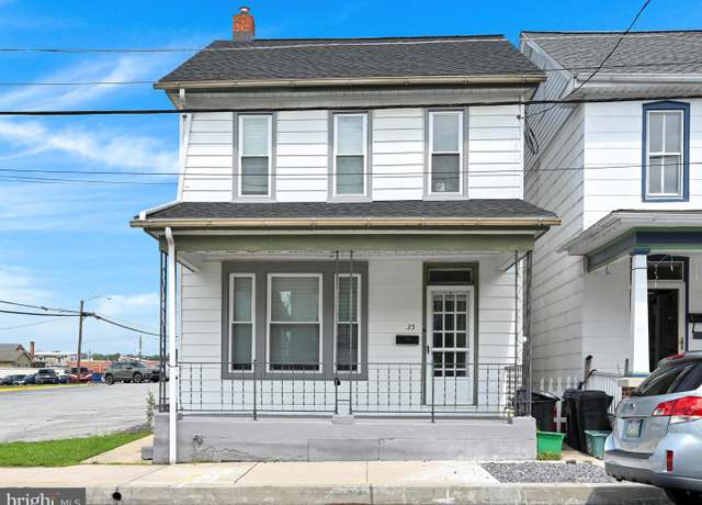 Property at 35 E Washington St, Elizabethtown, PA 17022, 4 beds, 1.5 baths