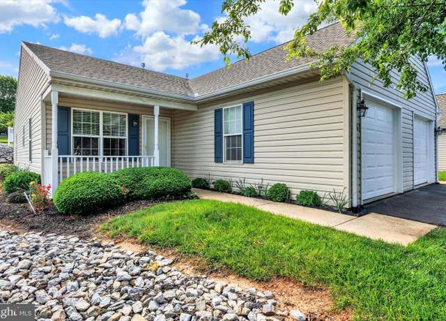 Property at 46 Hagarman Dr #46, York, PA 17408, 2 beds, 2 baths
