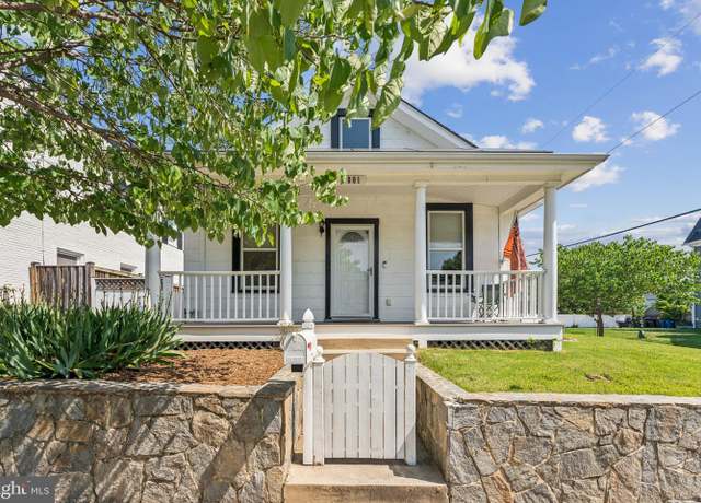 Property at 801 20th St S, Arlington, VA 22202, 3 beds, 3 baths