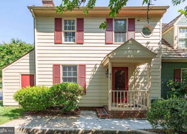 Property at 823 College Ave, Fredericksburg, VA 22401, 2 beds, 1.5 baths