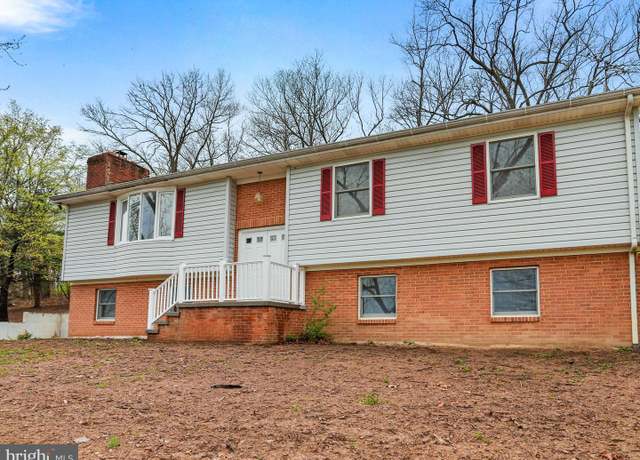 Property at 10393 Martinsburg Rd, Hedgesville, WV 25427, 5 beds, 2 baths