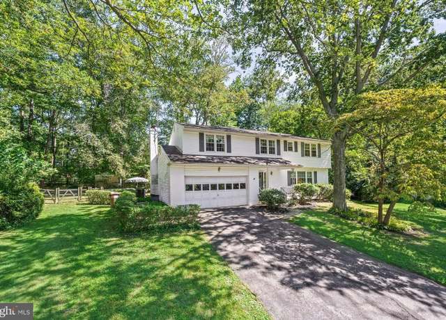 Property at 14 Majestic Ct, Wilmington, DE 19810, 5 beds, 3.5 baths