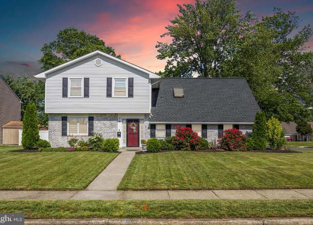 Property at 2 Erynwood Ave, Marlton, NJ 08053, 4 beds, 2.5 baths