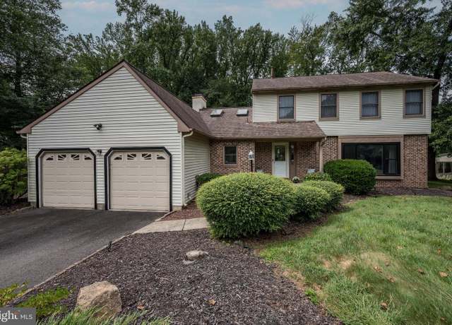Property at 16 Greentree Dr, Burlington, NJ 08016, 3 beds, 2.5 baths