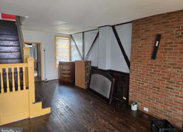 Property at 303-A S 17 1/2 St, Reading, PA 19602, 4 beds, 1 bath