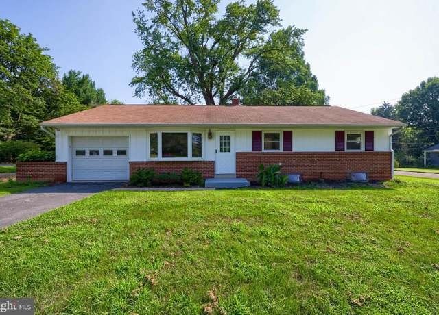 Property at 1046 Hunsicker Rd, Lancaster, PA 17601, 3 beds, 1 bath