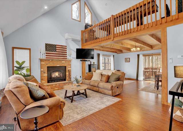 Property at 122 Big Bass Dr, Gouldsboro, PA 18424, 3 beds, 2 baths