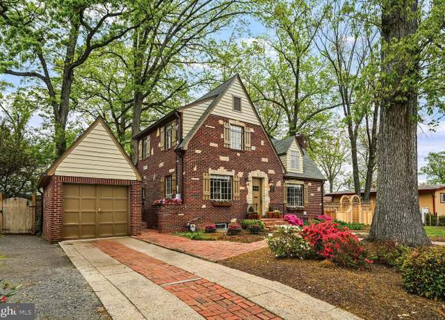 Property at 2651 Fort Scott Dr, Arlington, VA 22202, 3 beds, 3 baths