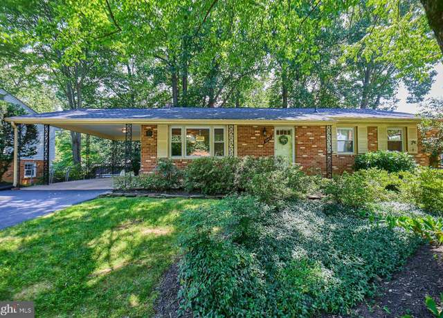 Property at 5009 Lone Oak Pl, Fairfax, VA 22032, 4 beds, 3 baths