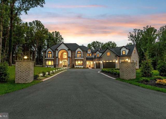 Property at 11721 Plantation Dr, Great Falls, VA 22066, 6 beds, 8.5 baths