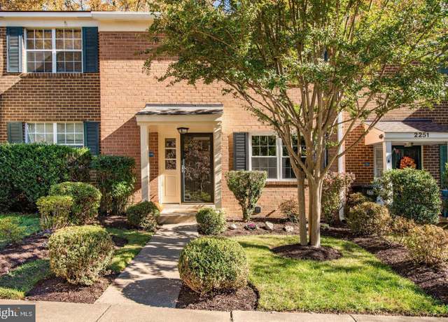 Property at 2249 Gunsmith Sq, Reston, VA 20191, 3 beds, 2.5 baths