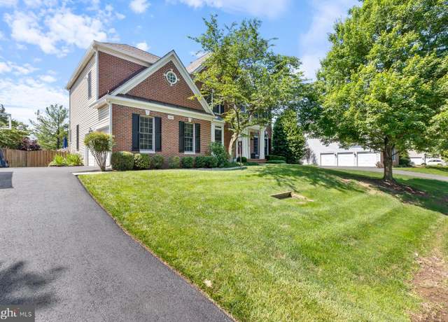 Property at 20736 Ashburn Station Pl, Ashburn, VA 20147, 4 beds, 4.5 baths