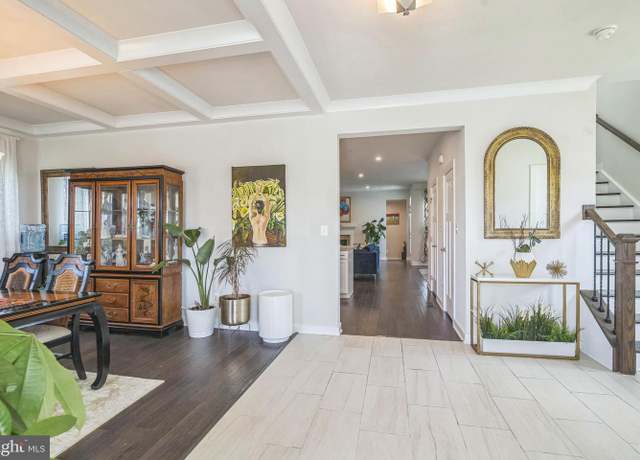 Property at 2074 River Heritage Blvd, Dumfries, VA 22026, 5 beds, 4.5 baths