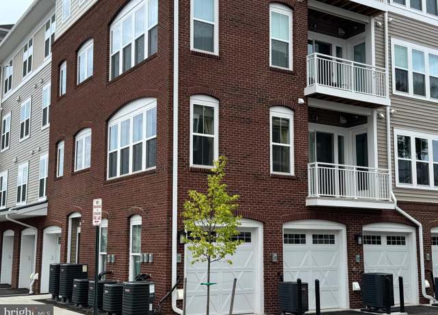 Property at 13970 Englefield Dr #207, Woodbridge, VA 22193, 2 beds, 2.5 baths