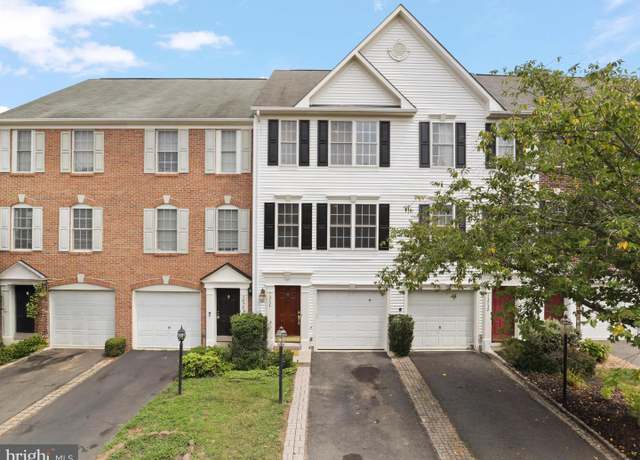 Property at 13734 Denham Way, Bristow, VA 20136, 2 beds, 3 baths