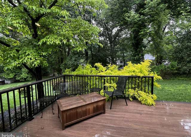 Property at 803 Cambridge Dr, Newark, DE 19711, 3 beds, 2.5 baths