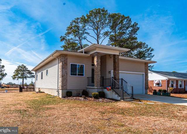Property at 105 Hall Hwy, Crisfield, MD 21817, 3 beds, 2 baths
