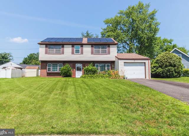 Property at 27 Harper Ln, Willingboro, NJ 08046, 4 beds, 2.5 baths