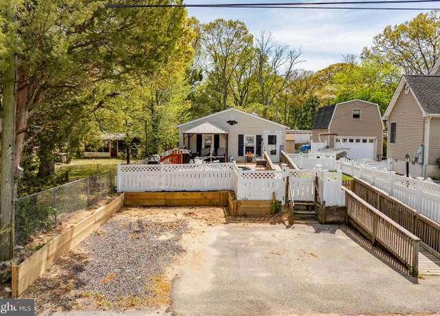 Property at 220 Caroline Ave, Villas, NJ 08251, 3 beds, 2 baths