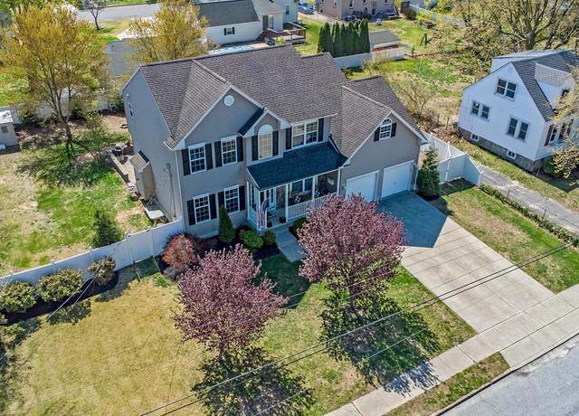 Property at 110 Locust Ave, Pennsville, NJ 08070, 4 beds, 2.5 baths