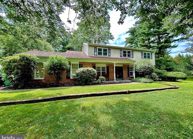 Property at 825 Hudson Dr, Yardley, PA 19067, 4 beds, 2.5 baths