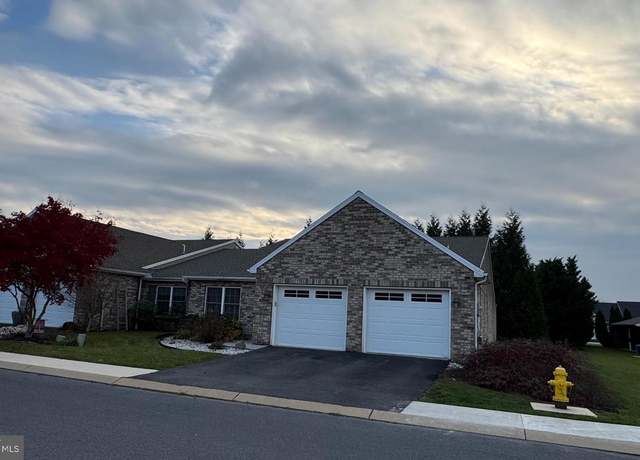 Property at 124 Blackbird Ln, Shippensburg, PA 17257, 3 beds, 2.5 baths