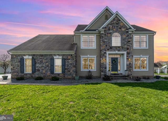 Property at 711 Arbor Rose Ave, Mount Joy, PA 17552, 4 beds, 2.5 baths