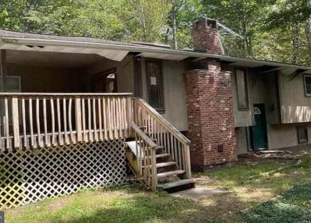 Property at 9121 Brandywine Dr, Tobyhanna, PA 18466, 2 beds, 1 bath