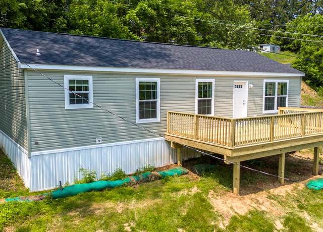 Property at 465 Royal Manor Rd Lot 4, Easton, PA 18042, 3 beds, 2 baths