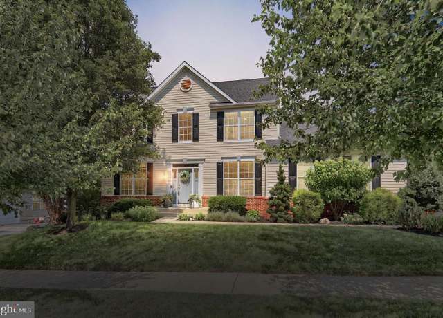 Property at 654 Silver Maple Cir, Seven Valleys, PA 17360, 5 beds, 2.5 baths