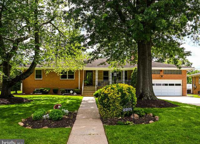 Property at 2201 Rollins Dr, Alexandria, VA 22307, 3 beds, 3 baths