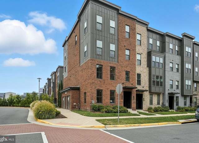 Property at 2254 Woodland Gap Ter, Herndon, VA 20171, 3 beds, 2.5 baths