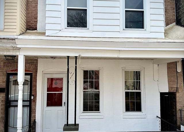 Property at 1210 Elm St, Wilmington, DE 19805, 3 beds, 2 baths