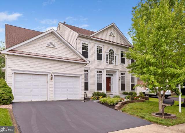 Property at 6916 Scarlet Oaks Dr, Elkridge, MD 21075, 5 beds, 3.5 baths