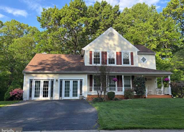 Property at 23604 Rolling Fork Way, Gaithersburg, MD 20882, 4 beds, 3.5 baths