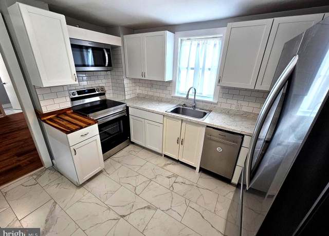 Property at 832 S Potomac St, Hagerstown, MD 21740, 2 beds, 1.5 baths