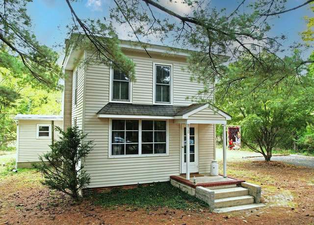 Property at 820 Elwood Rd, Hammonton, NJ 08037, 3 beds, 1 bath