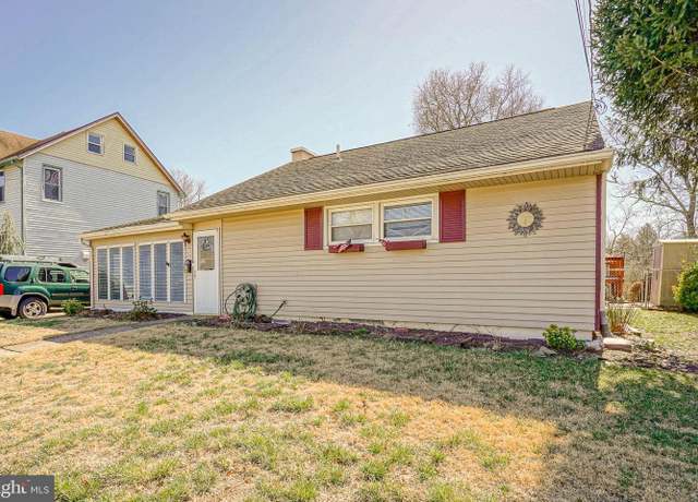 Property at 8 Rose Ave, Maple Shade, NJ 08052, 3 beds, 1 bath