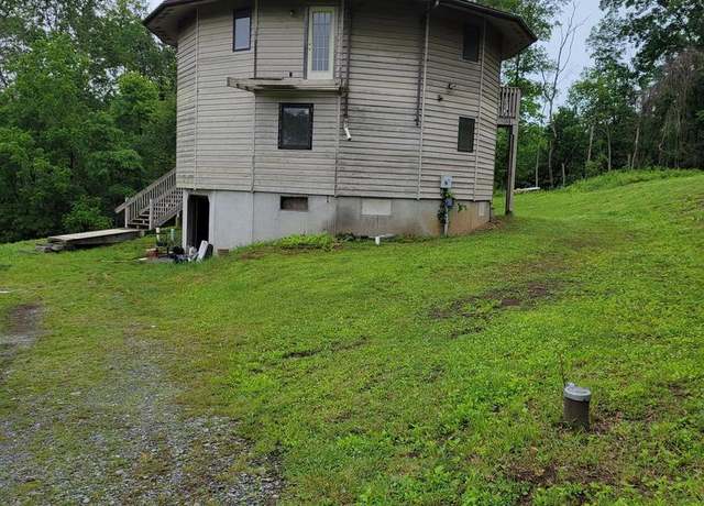 Property at 23 Shady Creek Ln, Mertztown, PA 19539, 4 beds, 2.5 baths