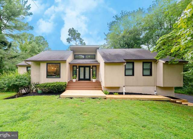 Property at 341 French Cir, Downingtown, PA 19335, 5 beds, 2.5 baths