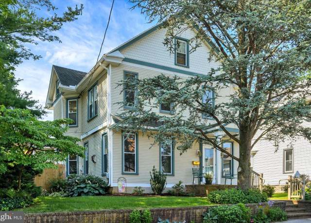 Property at 414 E Chestnut St, Lebanon, PA 17042, 4 beds, 1.5 baths