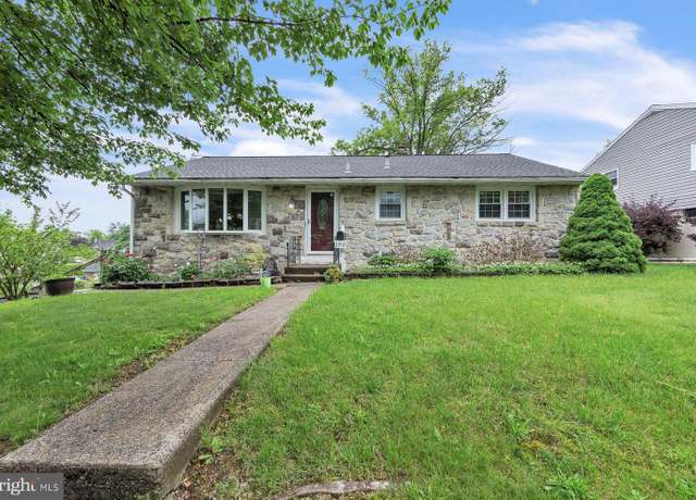 Property at 190 W 8th St, Pottstown, PA 19464, 3 beds, 2 baths