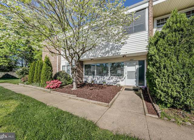 Property at 1222 Magnolia Ln, Herndon, VA 20170, 3 beds, 2.5 baths