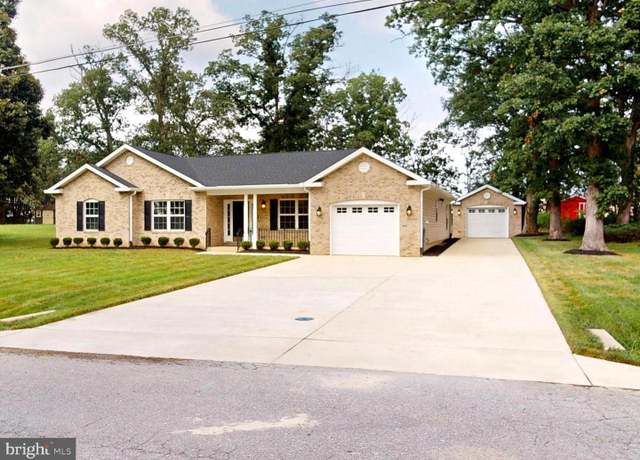 Property at 6302 Dower Village Ln, Upper Marlboro, MD 20772, 5 beds, 3.5 baths