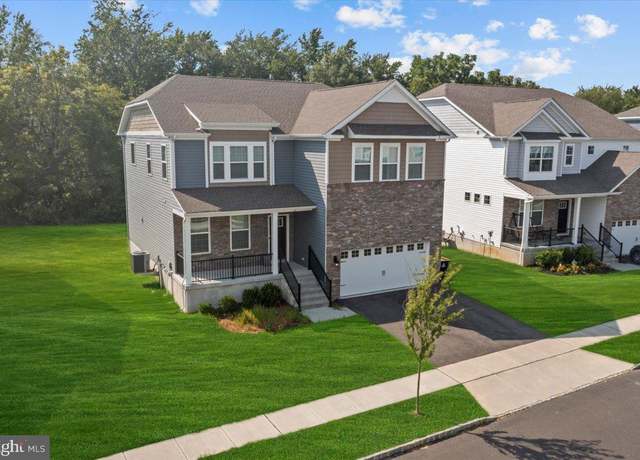 Property at 39 Westmont Dr, Medford, NJ 08055, 4 beds, 3 baths