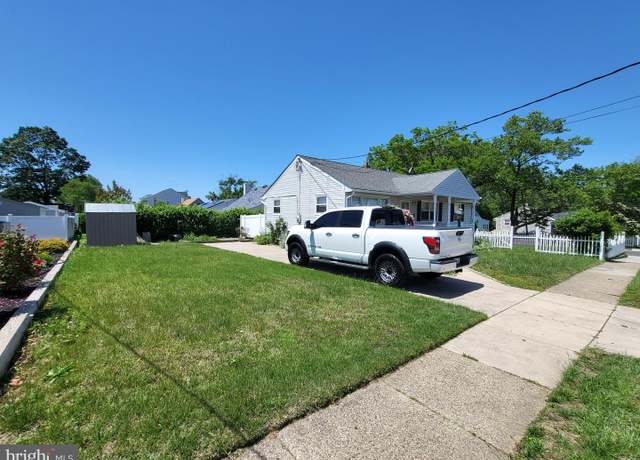 Property at 302 N Albertson Ave, Magnolia, NJ 08049, 3 beds, 1 bath